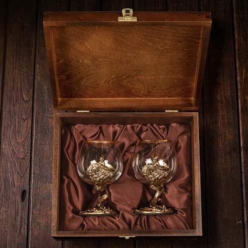 Набор из 2-х бокалов для коньяка Судак и Осетр в деревянной  шкатулке GP-1223013