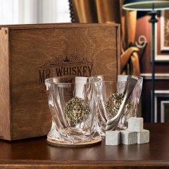 Набор бокалов для виски подарочный "Лев и львица Царские"  в деревянной коробке с костерами