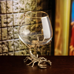 Подарочный бокал для коньяка "Скорпион", в деревянной шкатулке из массива 13000328 