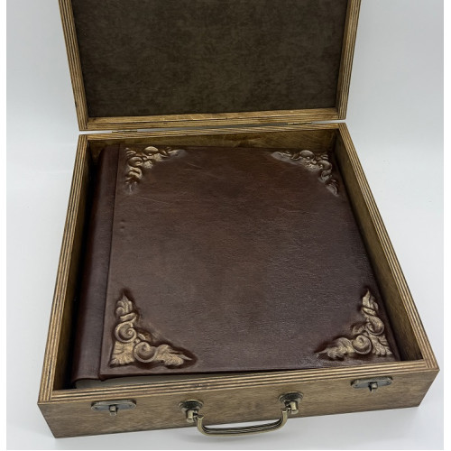 Милан кожаный альбом в кейсе