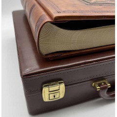 Медичи кожаный в кейсе с барельефом