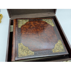 Modern кожаный альбом в кейсе